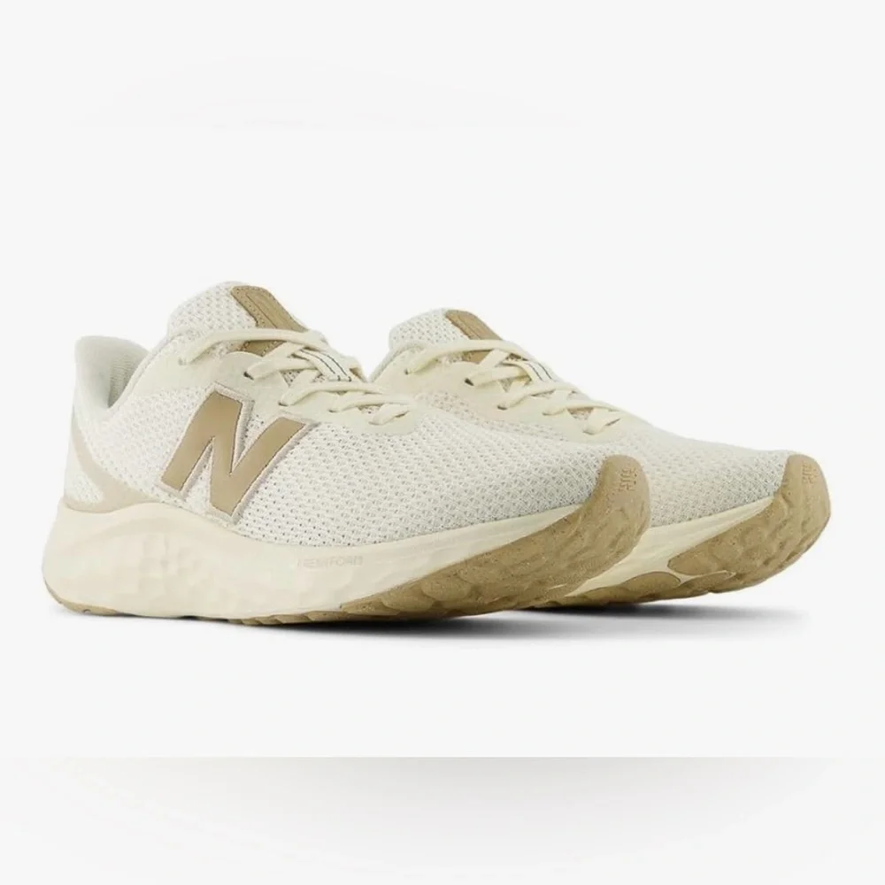 New Balance Beige Fresh Foam Arishi - Picture 1 of 3
